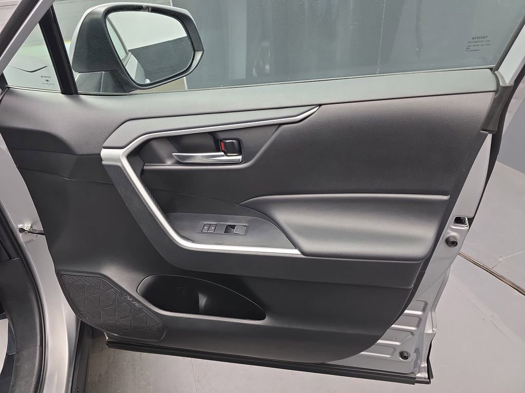 Used 2024 Toyota RAV4 XLE image 45
