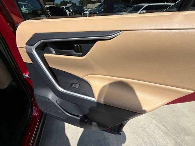 Used 2019 Toyota RAV4 LE FWD image 70