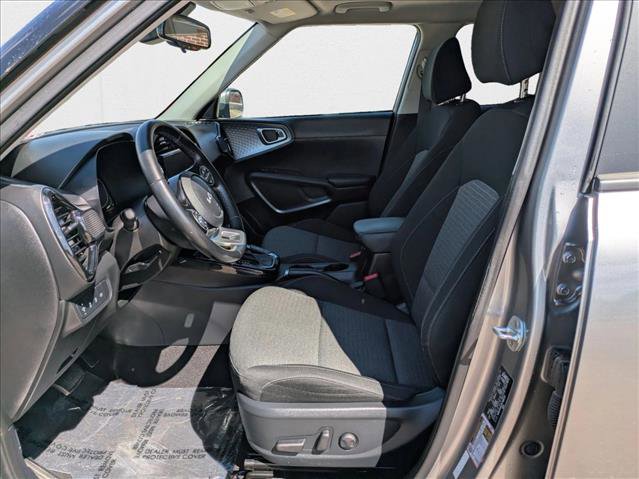 Used 2023 Kia Soul EX image 11