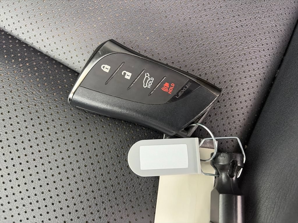 Used 2025 Lexus RX 350h w/ Convenience Package AWD/4WD image 30