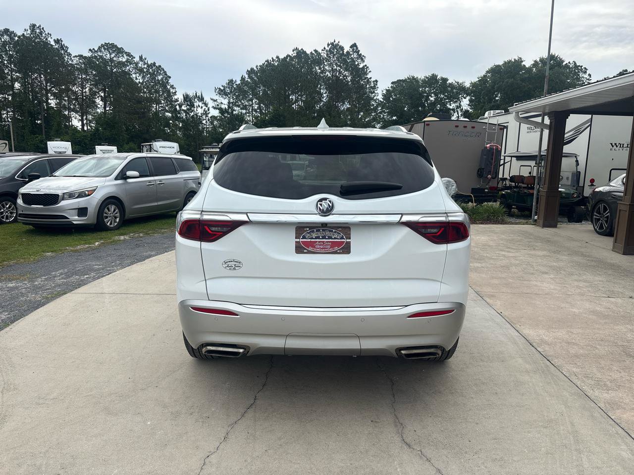 Used 2023 Buick Enclave Essence FWD image 6
