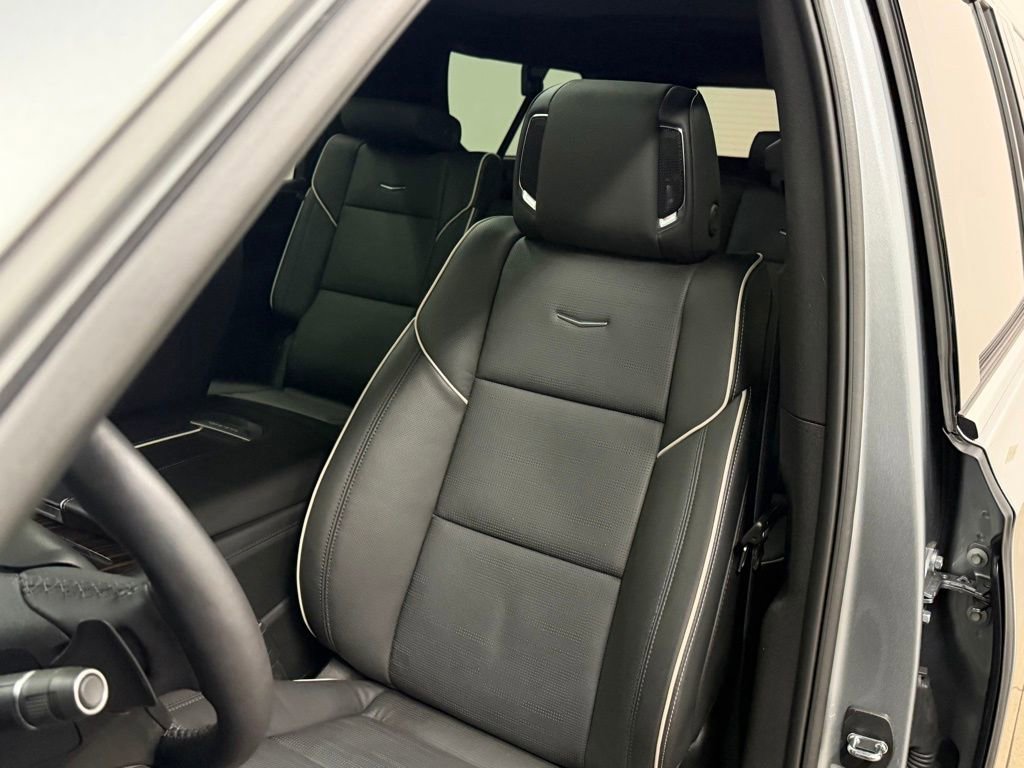 Used 2024 Cadillac Escalade ESV Premium Luxury image 51