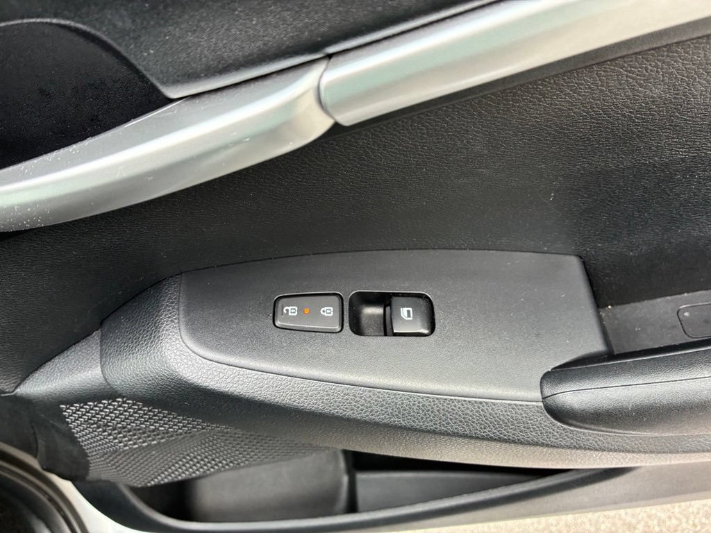 Used 2024 Kia Seltos LX AWD/4WD image 36