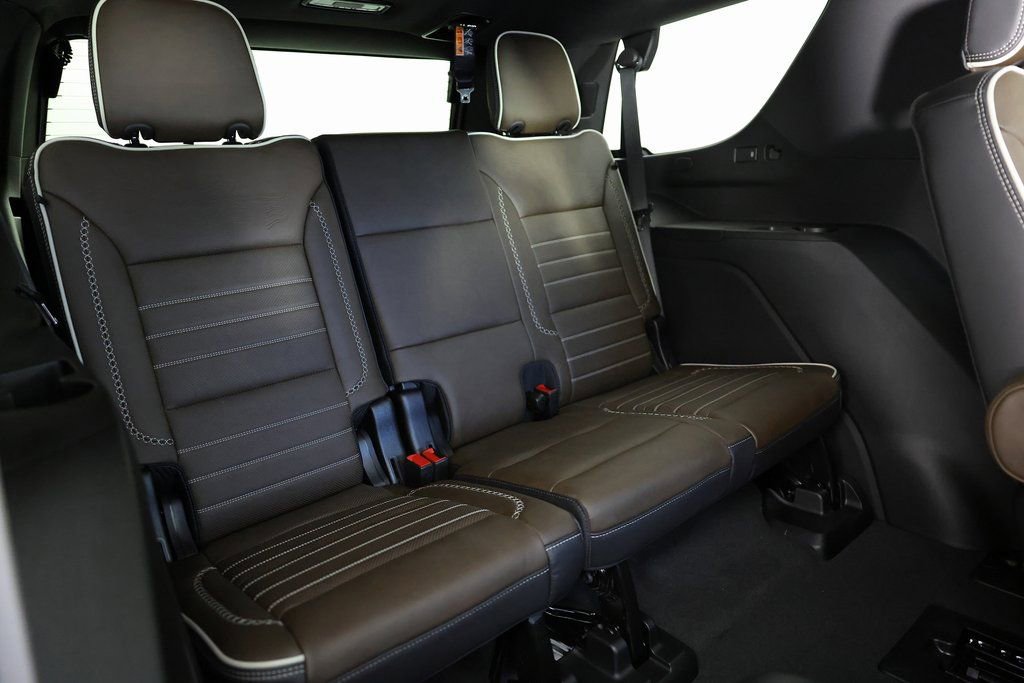 Used 2026 GMC Yukon Denali Ultimate image 12