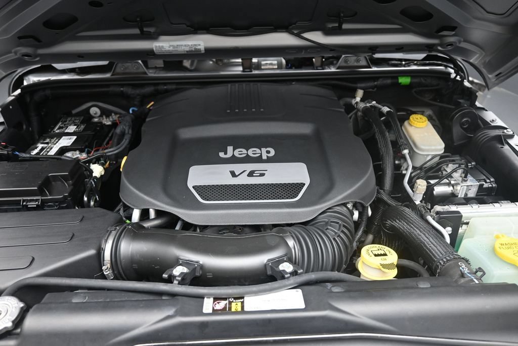 Used 2016 Jeep Wrangler Sport w/ Quick Order Package 24S AWD/4WD image 23