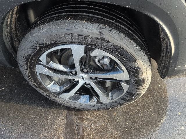 Used 2024 Chevrolet Trax RS FWD image 14