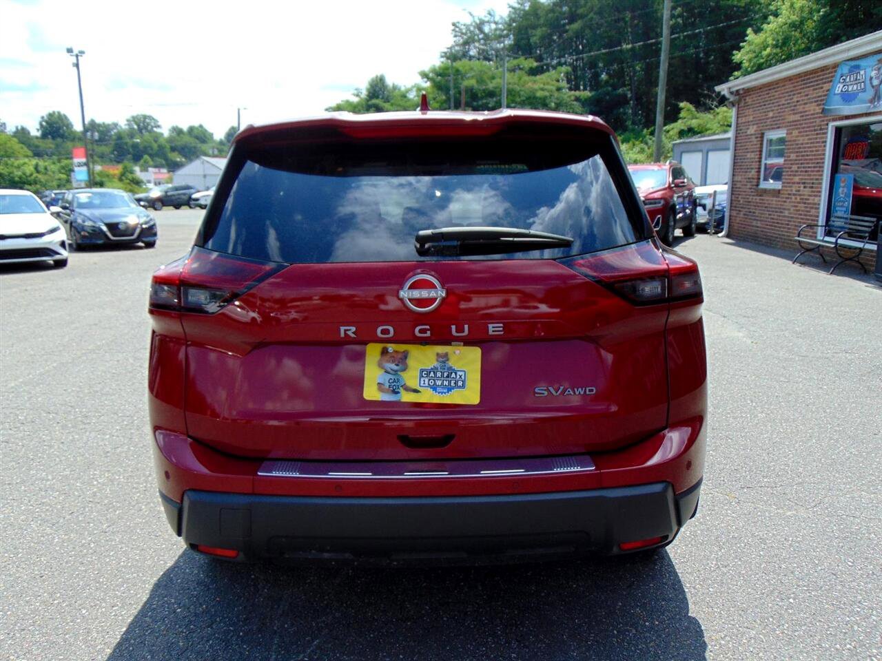 Used 2024 Nissan Rogue SV image 6