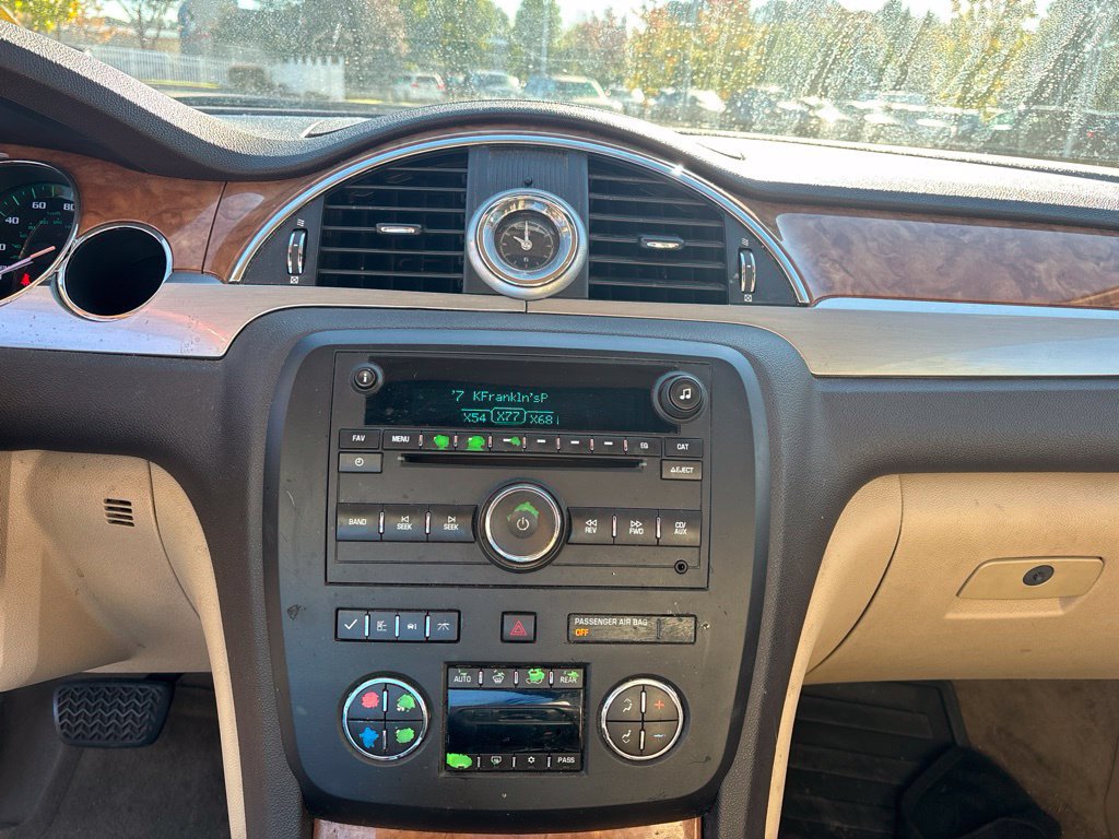Used 2011 Buick Enclave CXL FWD image 12