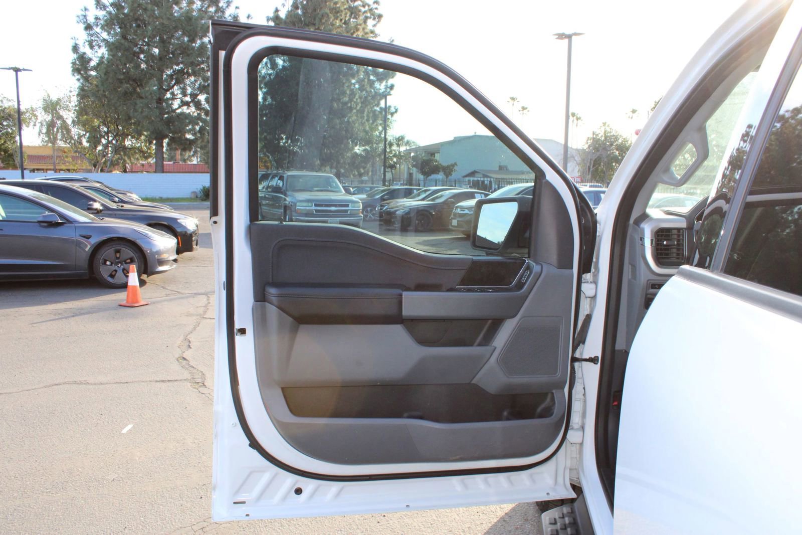 Used 2023 Ford F150 Lightning XLT image 17