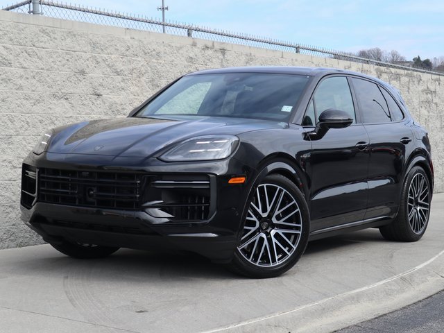 New 2025 Porsche Cayenne Turbo image 1