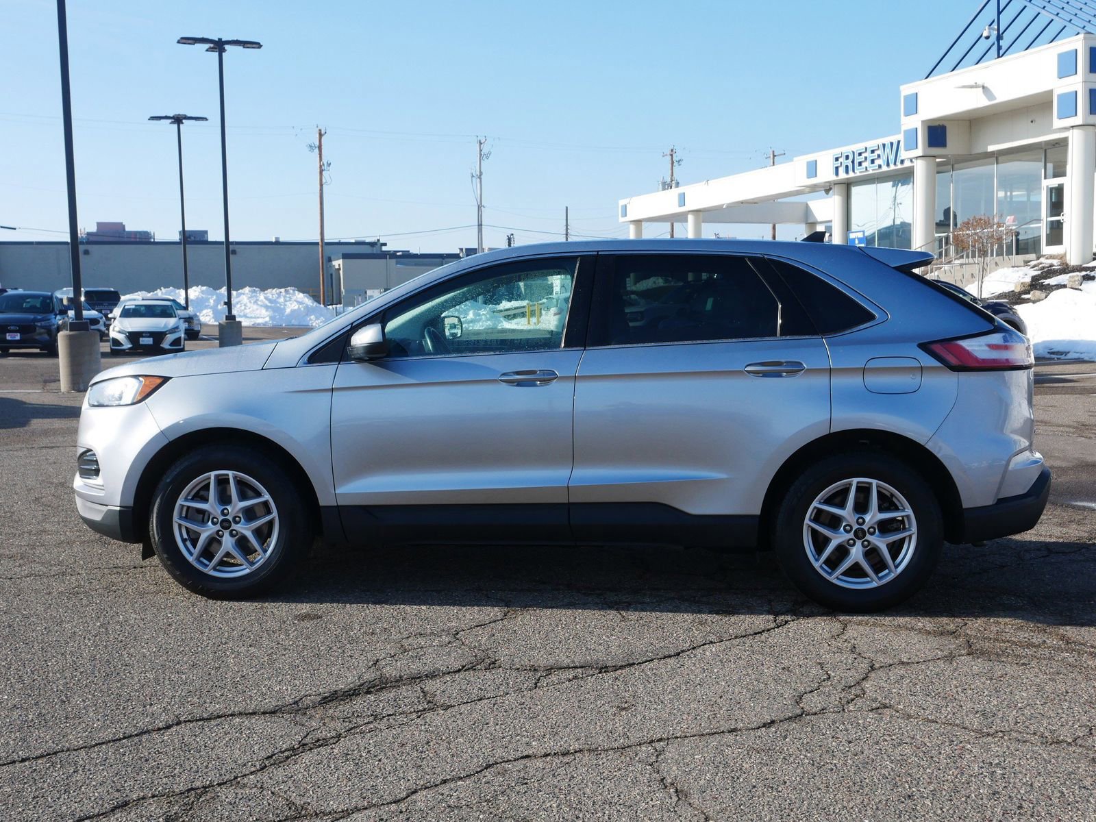 Certified 2023 Ford Edge SEL AWD/4WD image 2