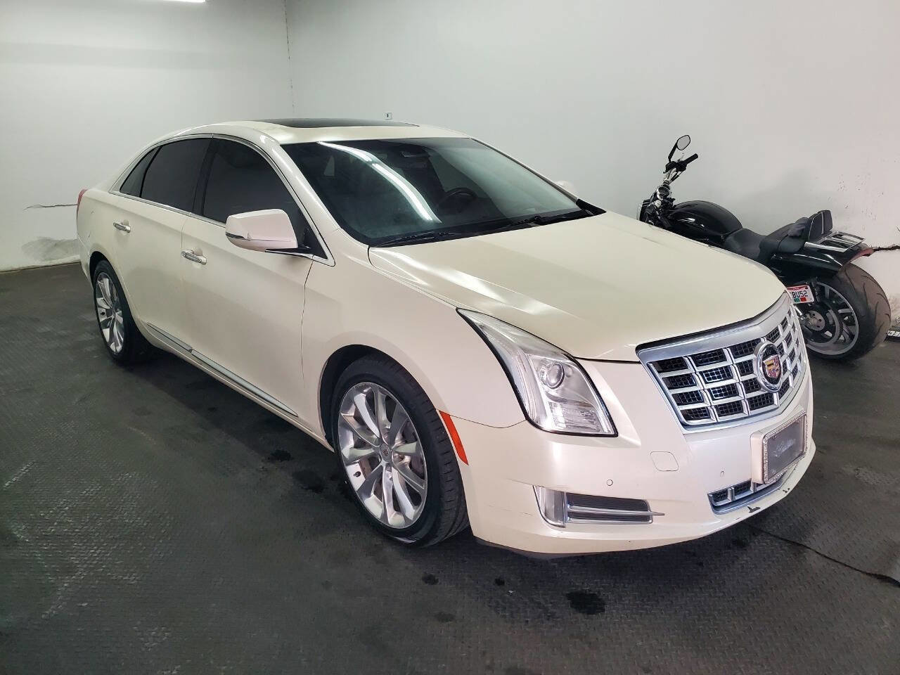 Used 2014 Cadillac XTS Premium image 3