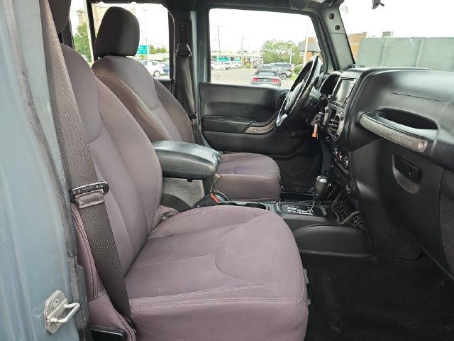 Used 2014 Jeep Wrangler Unlimited Sport w/ Connectivity Group AWD/4WD image 27