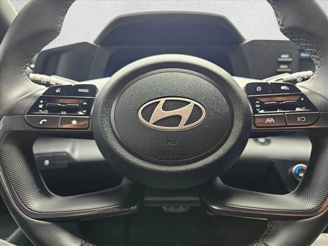 Used 2025 Hyundai Elantra Sport FWD image 21