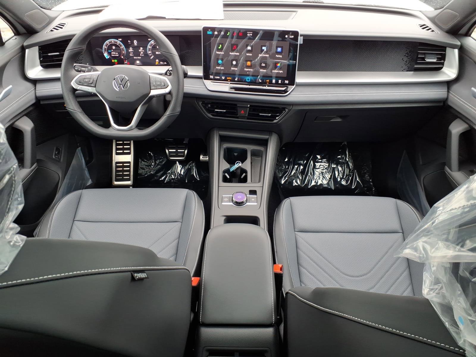 New 2026 Volkswagen Tiguan SE R-Line AWD/4WD image 9