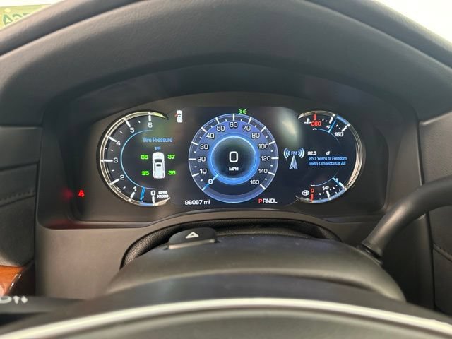 Used 2017 Cadillac Escalade ESV Luxury AWD/4WD image 4