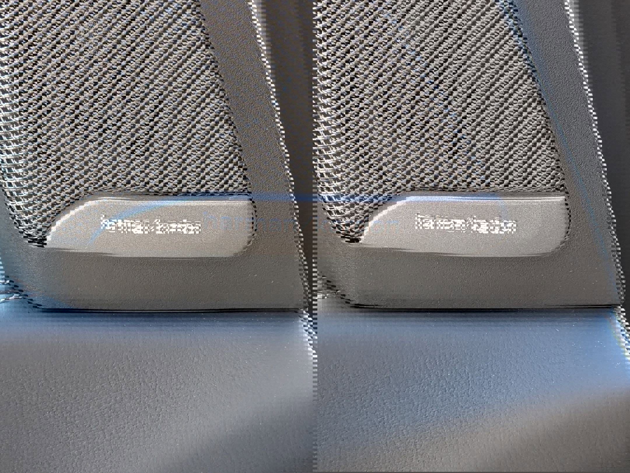 Used 2023 BMW X7 xDrive40i w/ Executive Package image 15