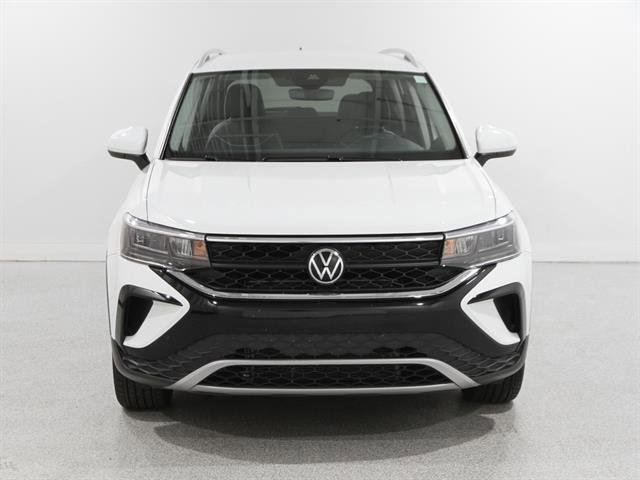 Used 2023 Volkswagen Taos SE image 2