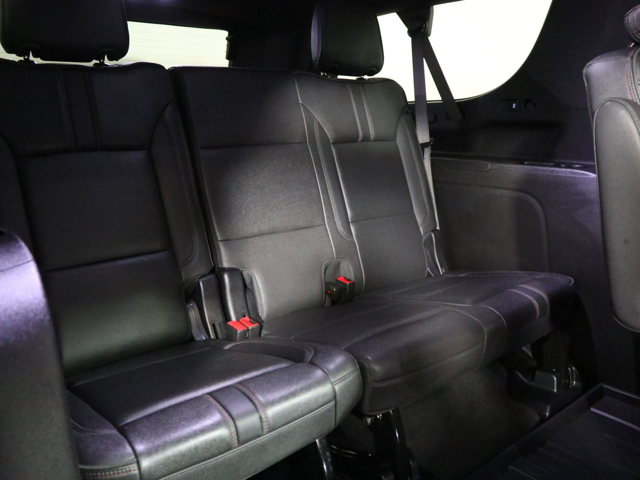 Used 2025 Chevrolet Suburban RST w/ RST Capability Package AWD/4WD image 19