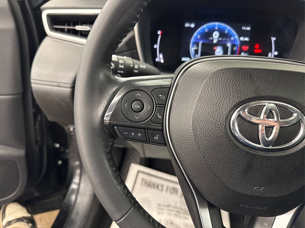 Used 2023 Toyota Corolla Cross XLE w/ Convenience Package image 28