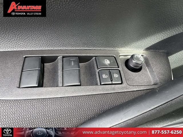 Used 2025 Toyota Corolla LE FWD image 21