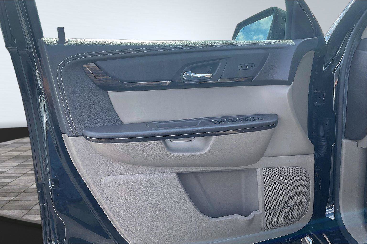 Used 2016 GMC Acadia Denali FWD image 25