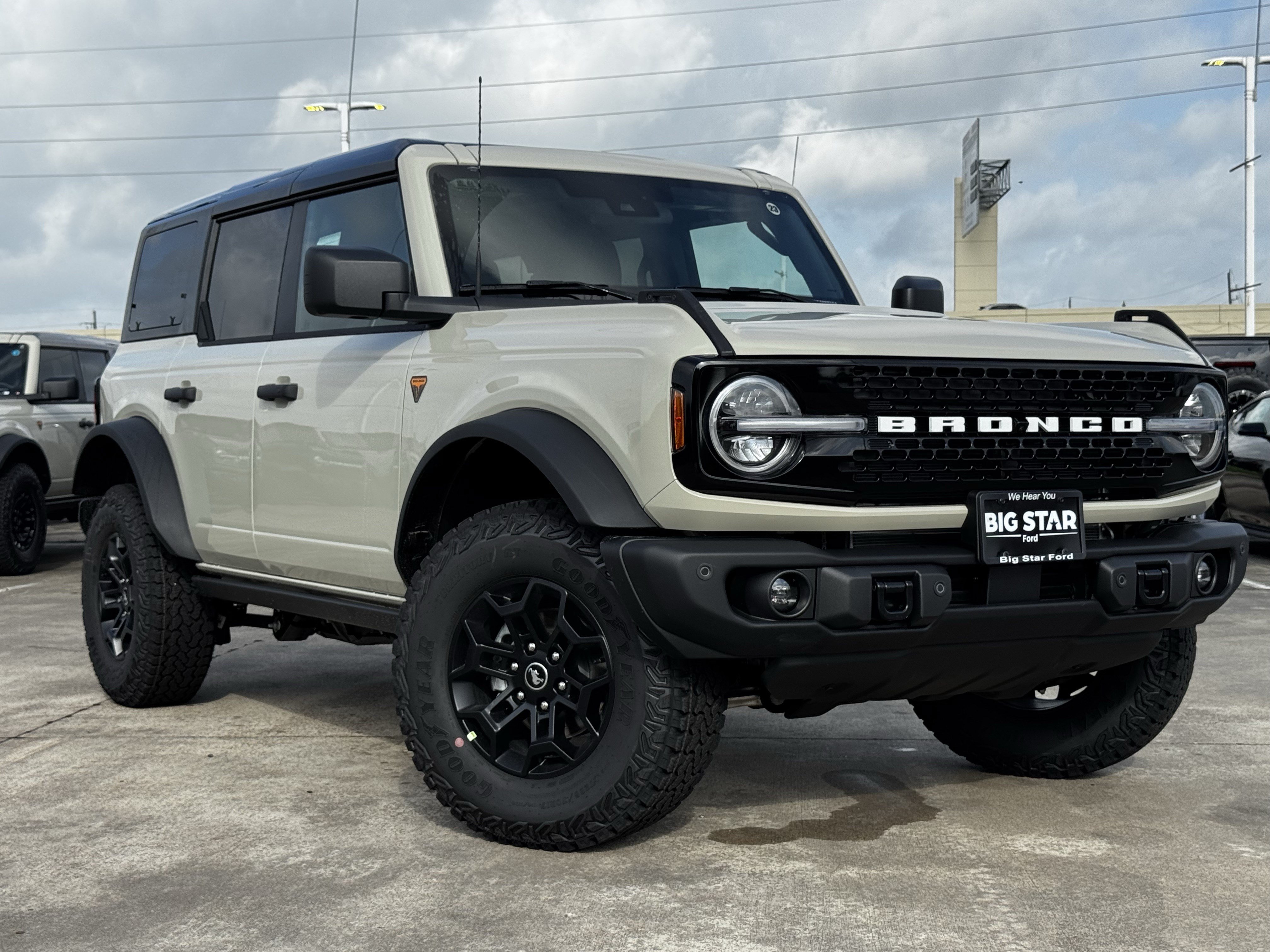 New 2026 Ford Bronco Badlands AWD/4WD image 2