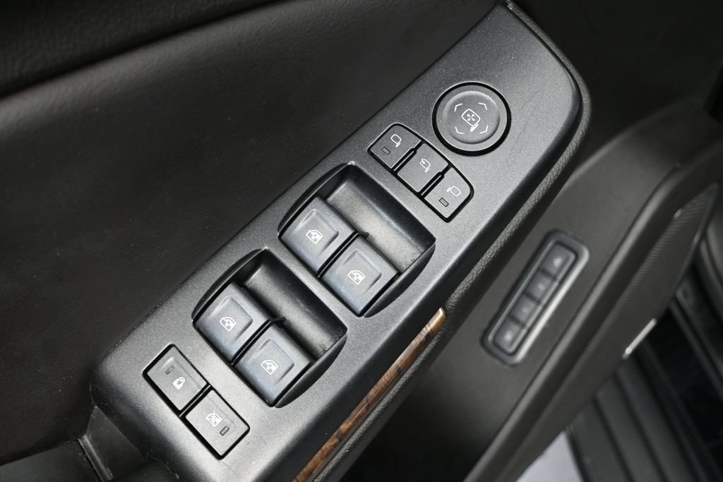 Used 2019 Chevrolet Tahoe LT w/ RST Edition AWD/4WD image 23