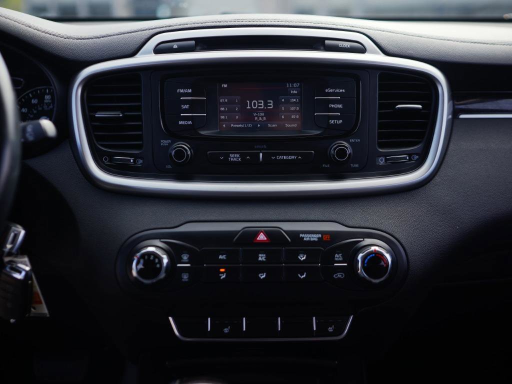 Used 2016 Kia Sorento LX w/ LX Convenience Package image 23