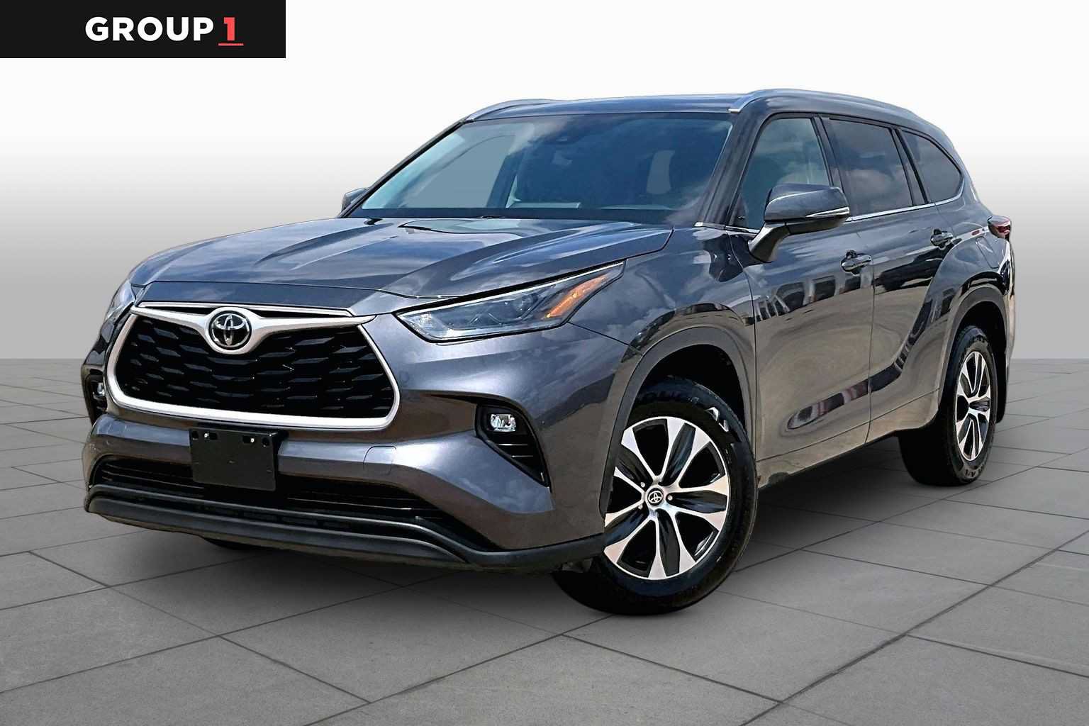 Used 2021 Toyota Highlander XLE AWD/4WD image 1