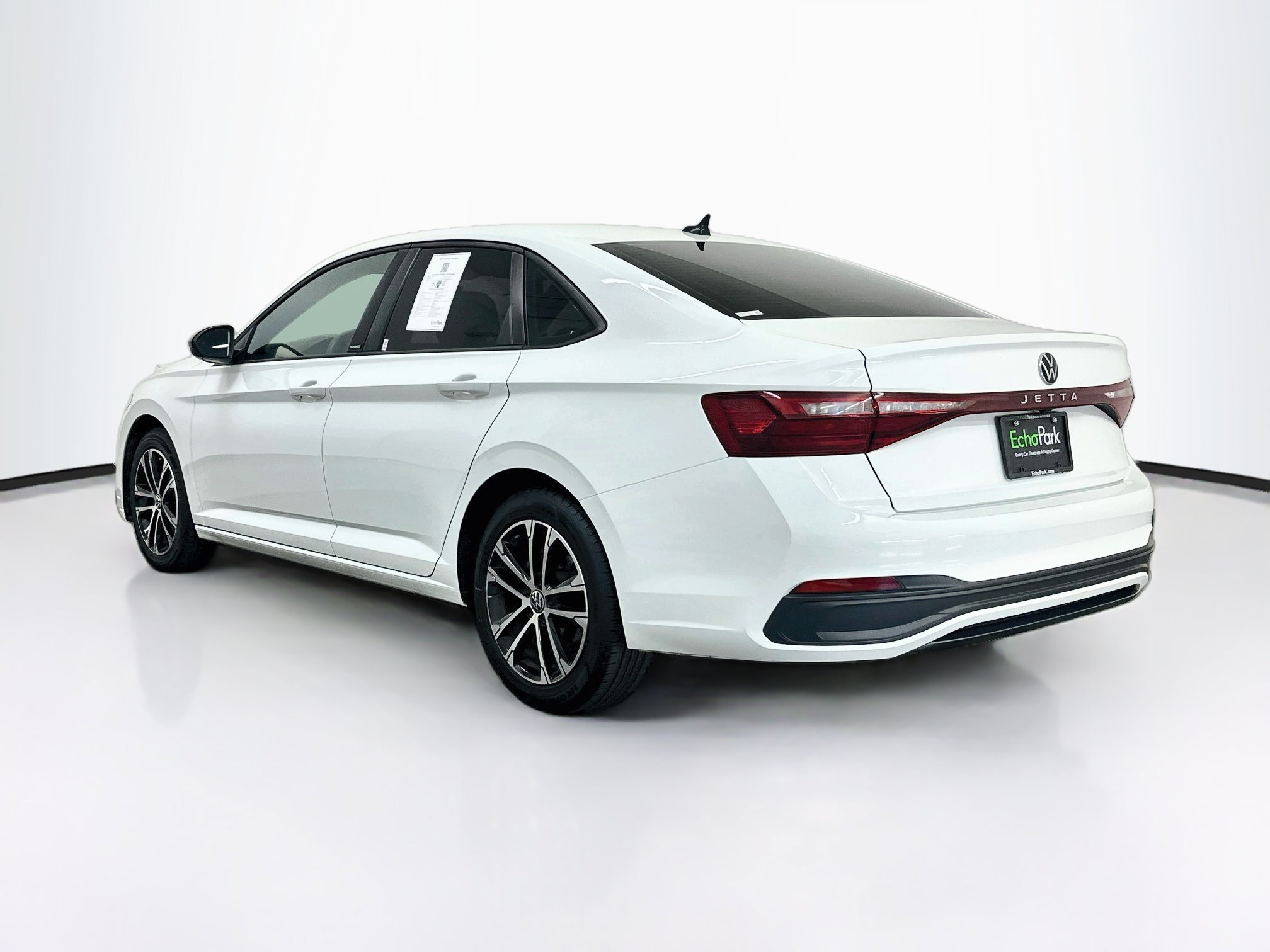 Used 2025 Volkswagen Jetta Sport FWD image 5