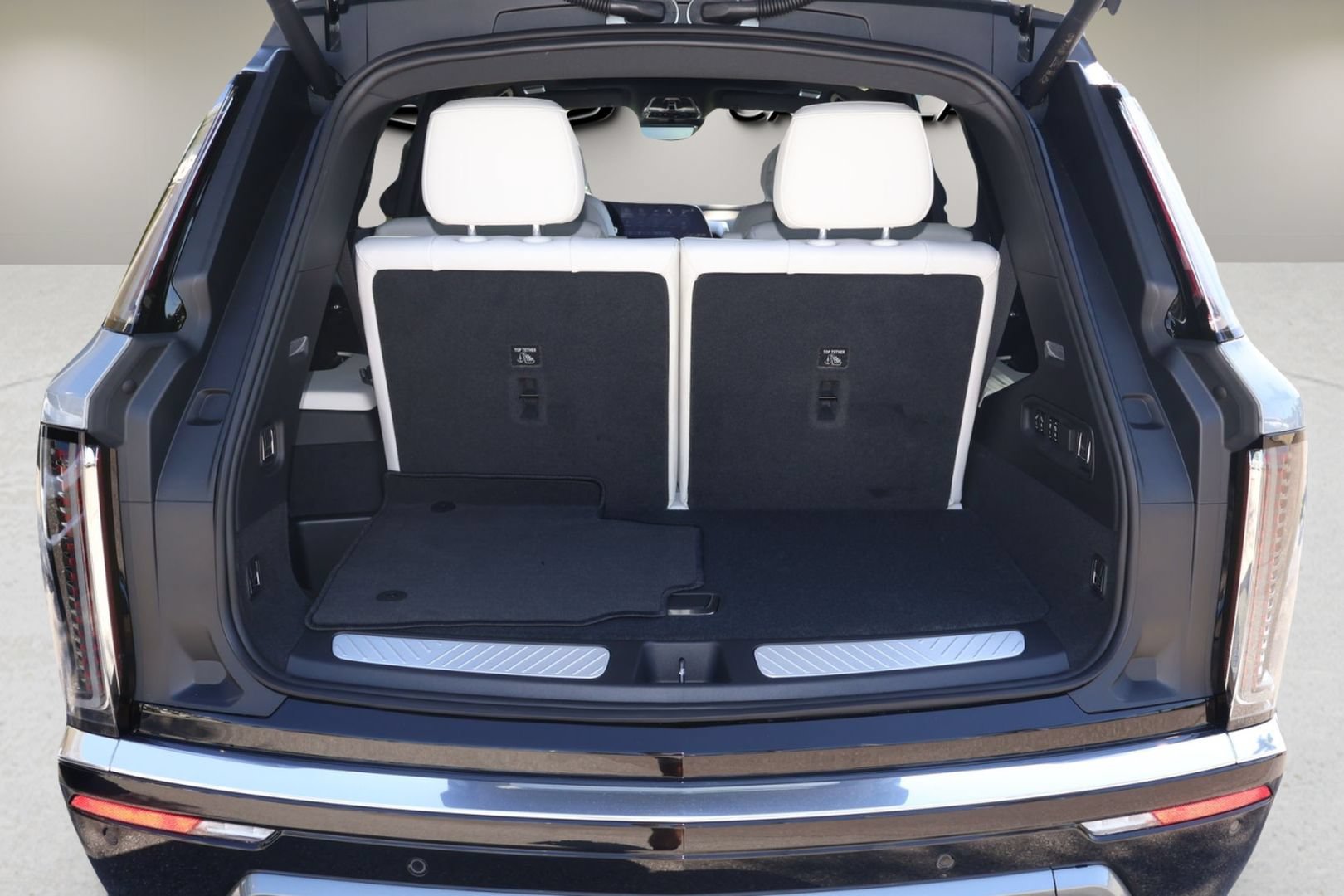 New 2026 Cadillac Vistiq Luxury AWD/4WD image 16