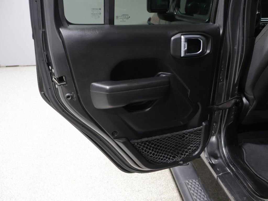Used 2021 Jeep Gladiator Mojave AWD/4WD image 17