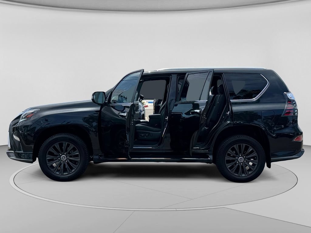 Used 2023 Lexus GX 460 Luxury w/ Sport Design Package AWD/4WD image 30