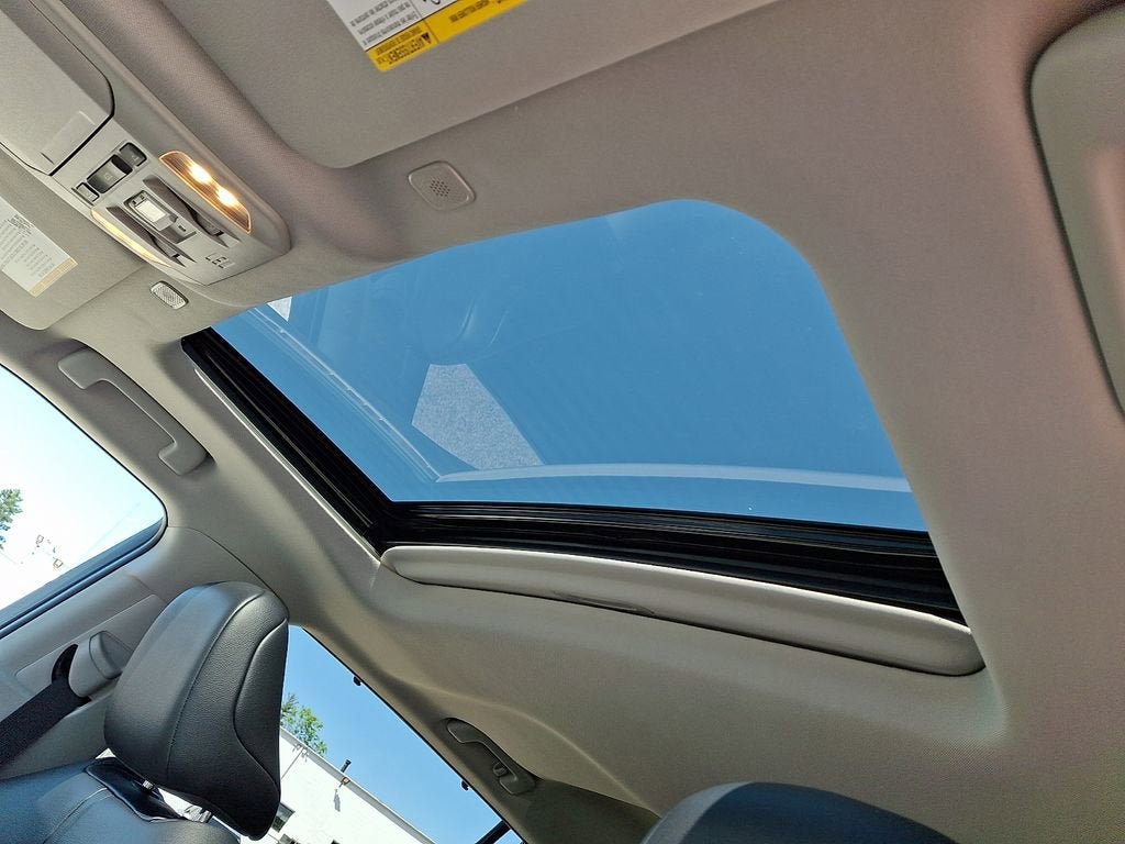 Used 2023 Toyota Highlander XLE AWD/4WD image 15