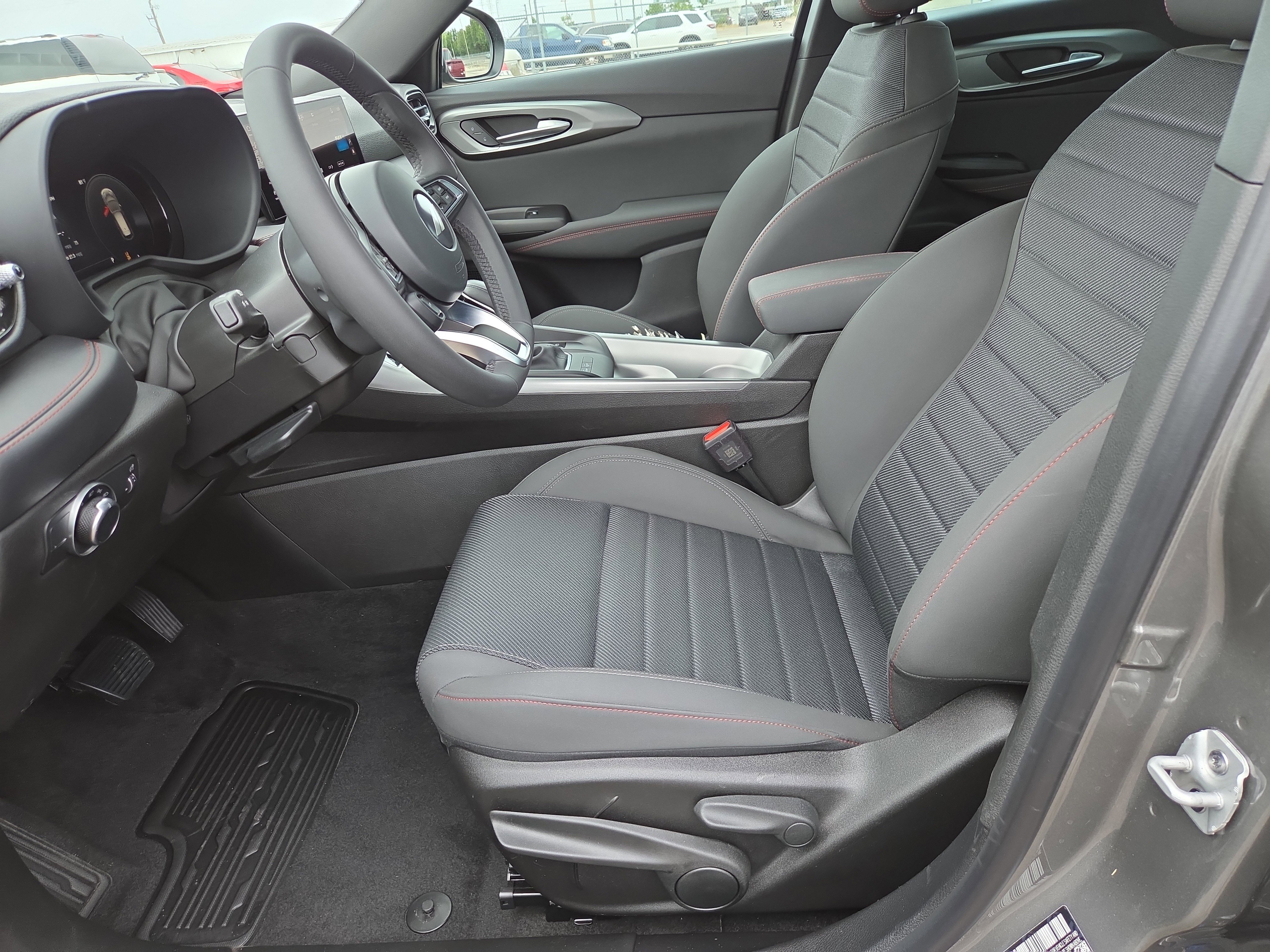 Used 2025 Dodge Hornet GT image 5