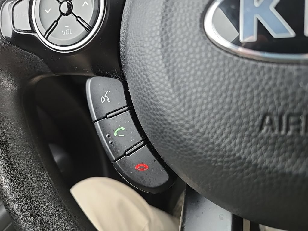 Used 2018 Kia Soul + FWD image 13