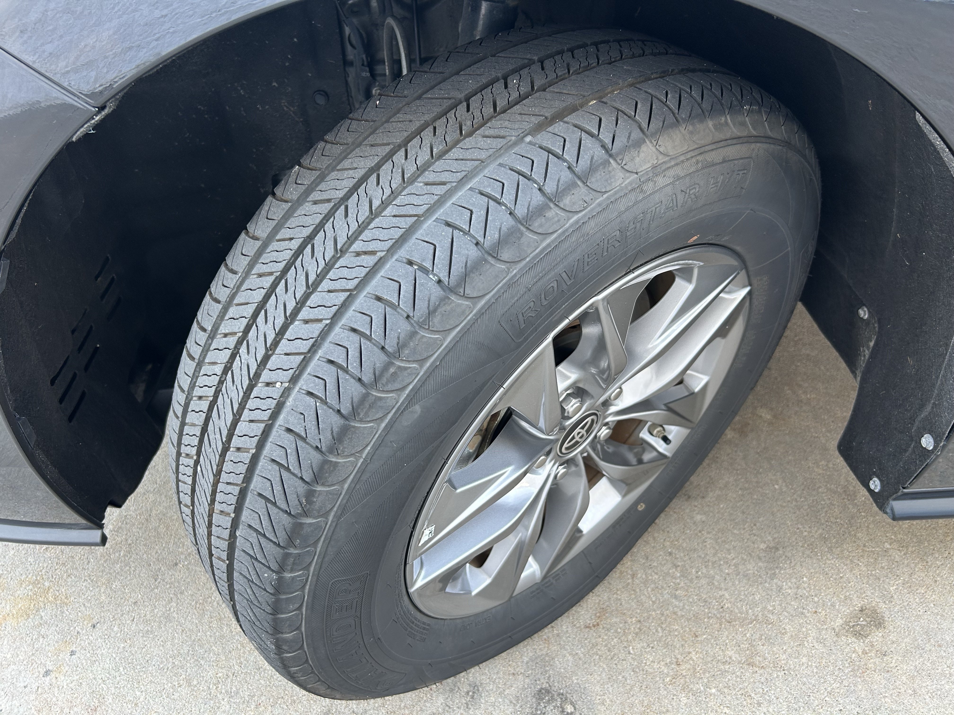 Certified 2025 Toyota Sienna XLE FWD image 11