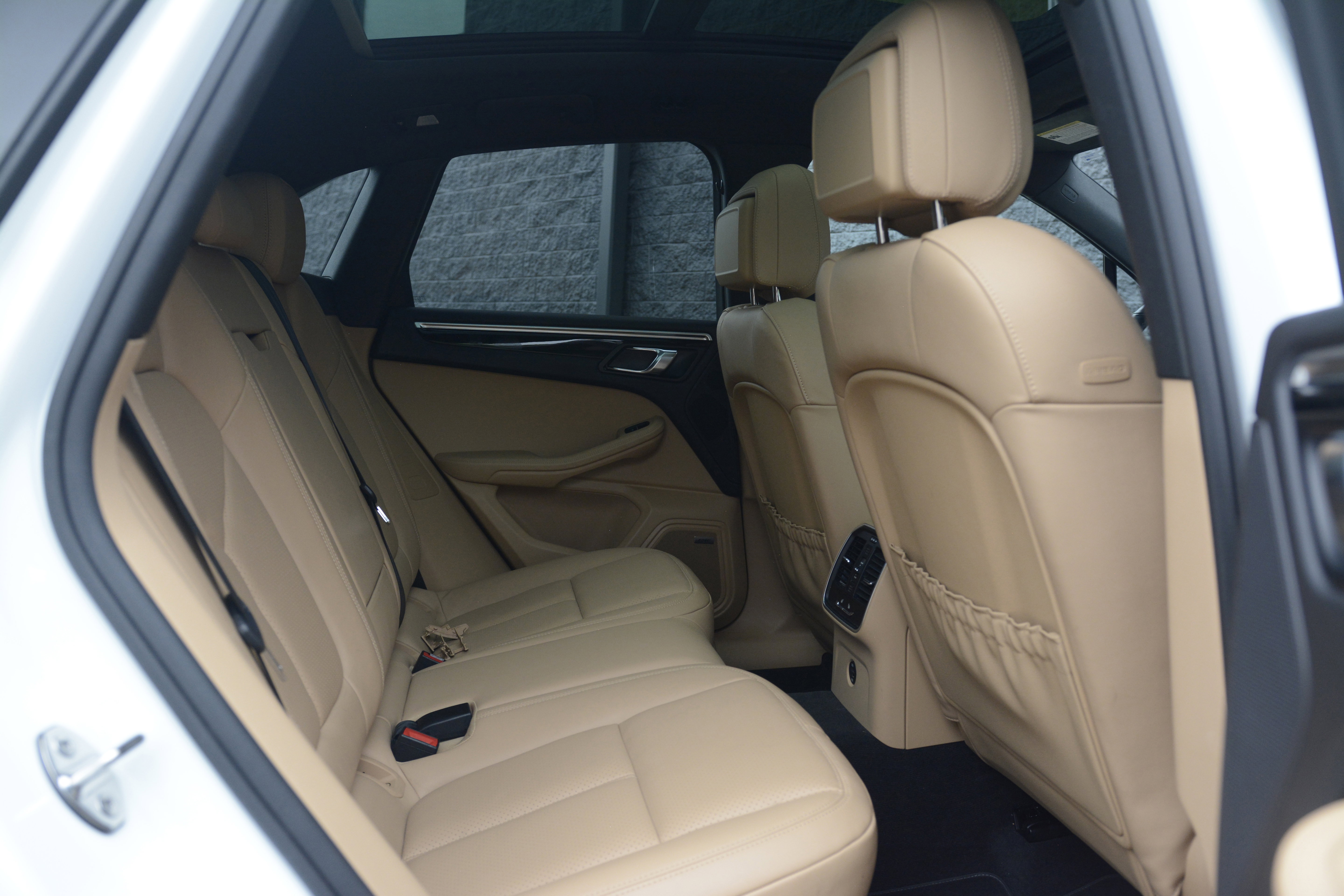 Certified 2018 Porsche Macan S AWD/4WD image 35