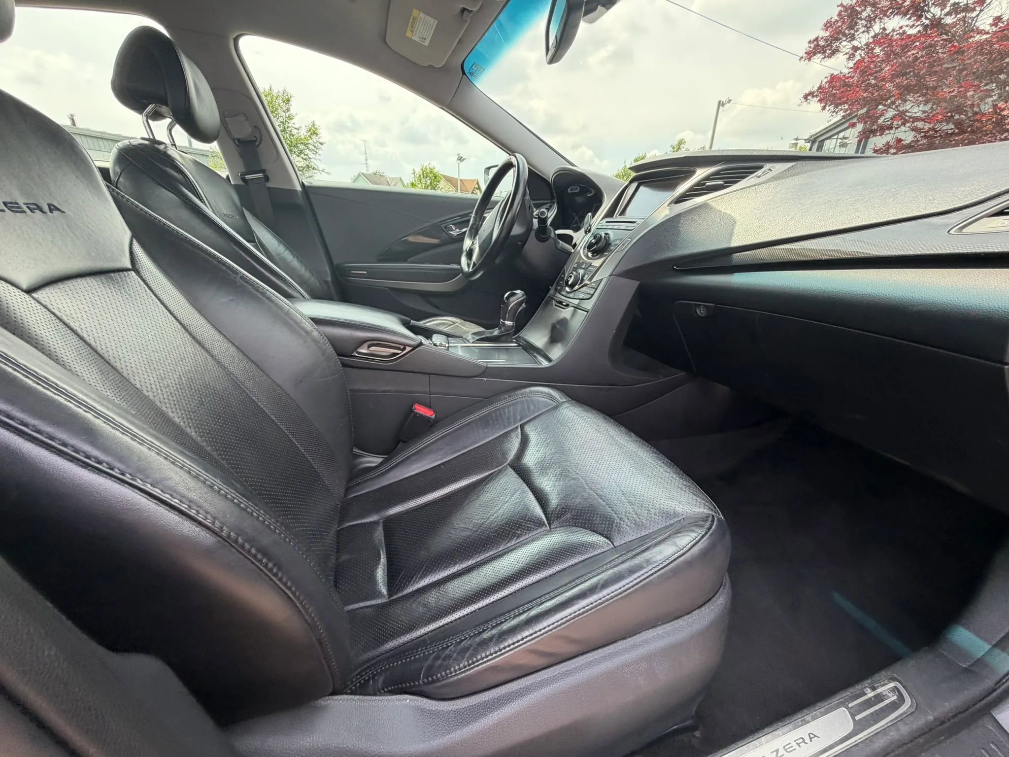 Used 2013 Hyundai Azera FWD image 16