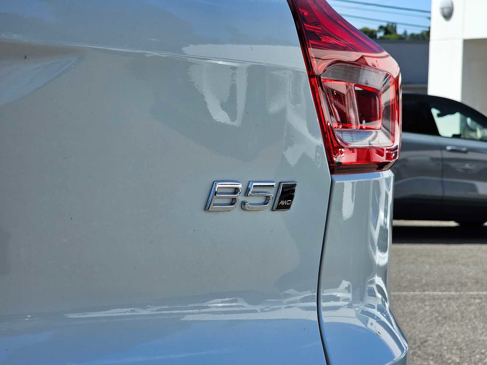 New 2025 Volvo XC40 B5 Ultra w/ Protection Package Premier image 15