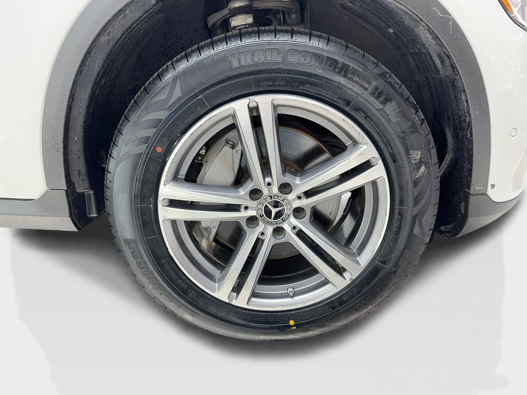 Used 2021 Mercedes-Benz GLC 300 4MATIC w/ Premium Package image 32
