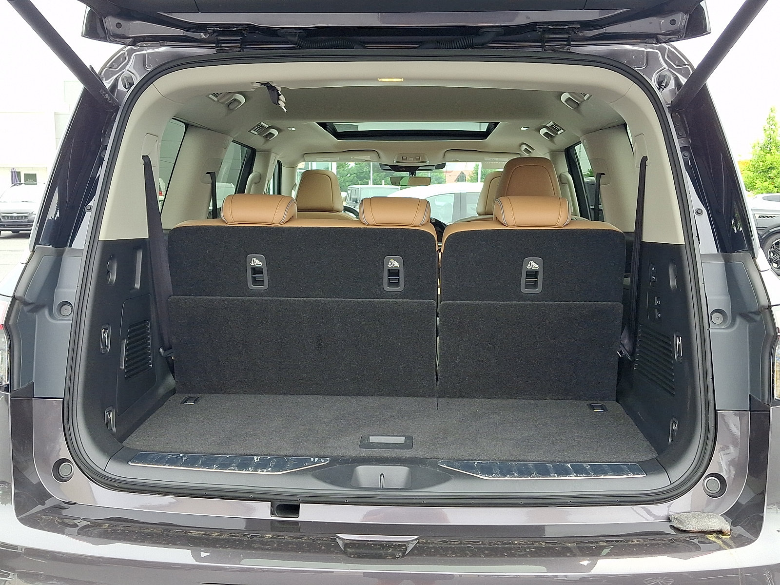 Certified 2025 INFINITI QX80 Luxe AWD/4WD image 33