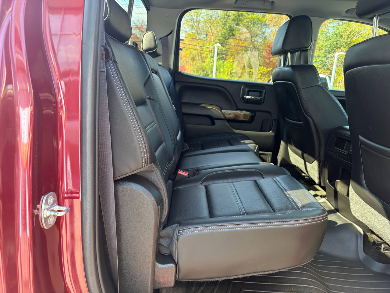 Used 2015 GMC Sierra 2500 Denali w/ Suspension Package, Off-Road image 43