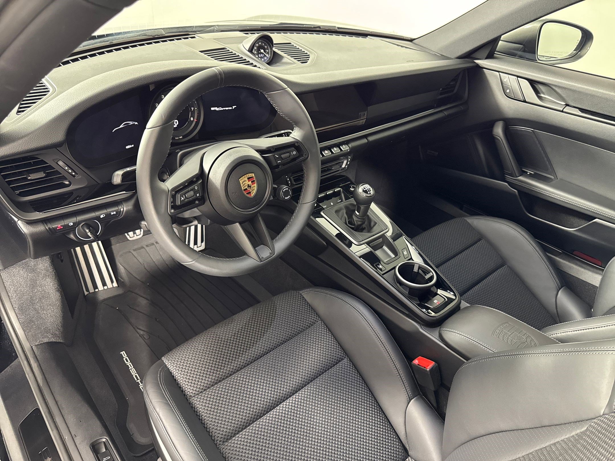 Certified 2024 Porsche 911 Carrera T image 4