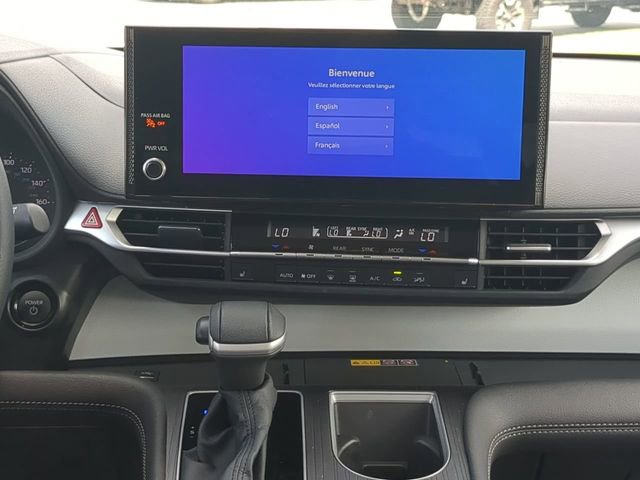 Certified 2025 Toyota Sienna XLE image 18