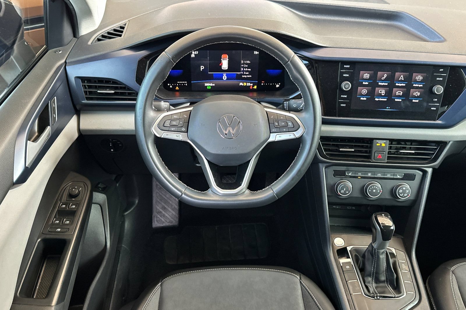 Used 2022 Volkswagen Taos SE FWD image 17