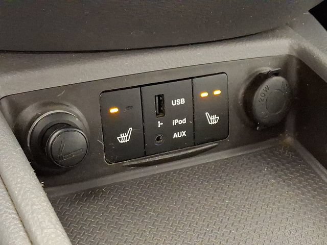 Used 2012 Hyundai Santa Fe SE AWD/4WD image 24