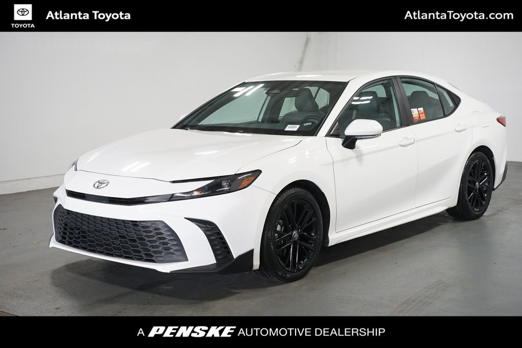 Certified 2025 Toyota Camry SE image 1
