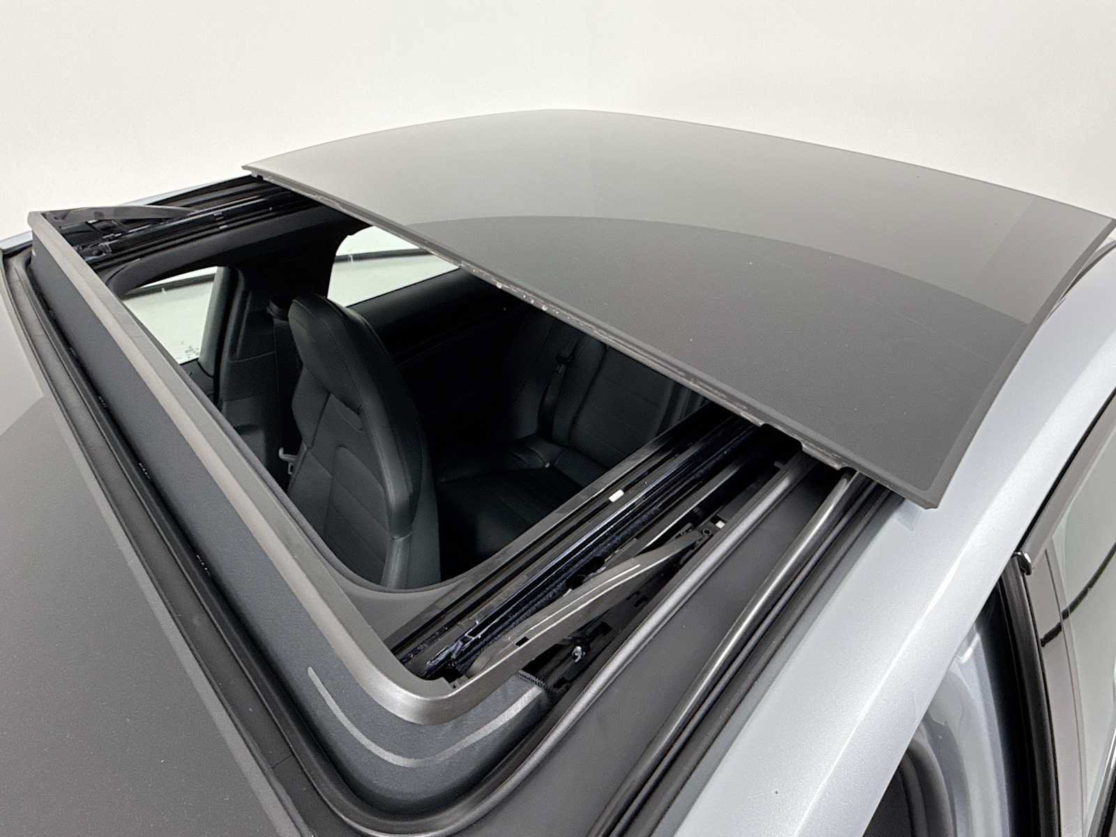 New 2026 Porsche Panamera RWD image 22